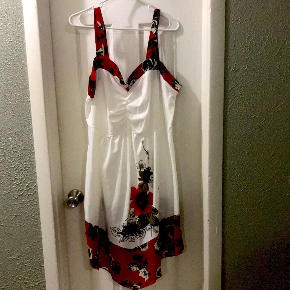 Rosegal Dress w/Flowers knee length sleeveless plus size, NWT